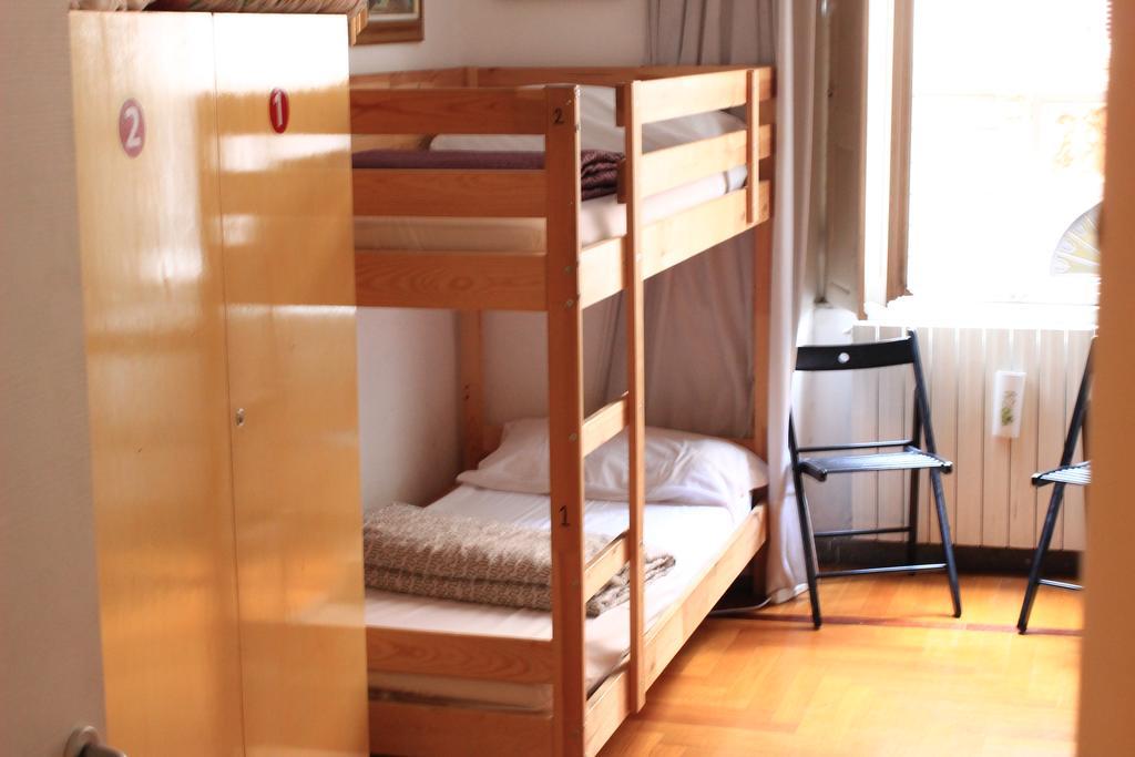 Hostel Global Hostel 247